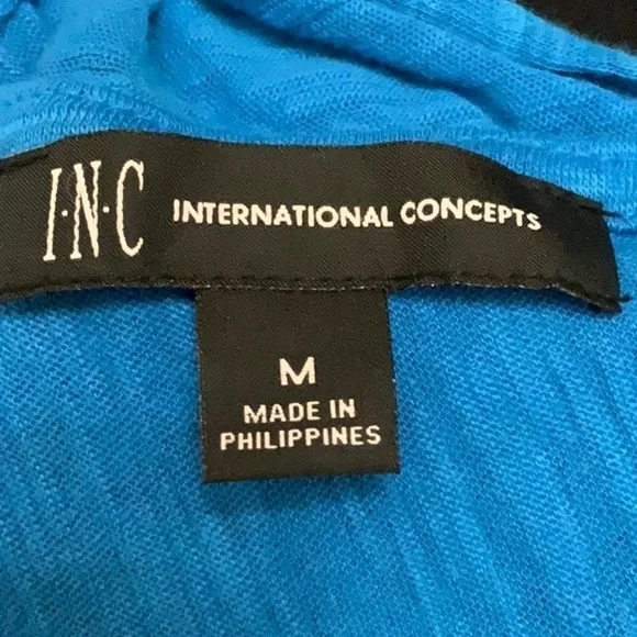 𝅺BLUE short sleeve blouse with back V neckline. Size M - Picture 7 of 8